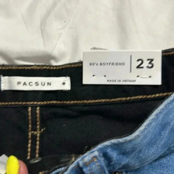 Pacsun Eco Two Toned 90s Boyfriend Jeans Black/ Blue Denim High Waisted size 23 - Picture 4 of 5